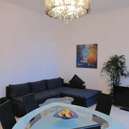 Lovely Flat Between Station & Porta Nigra