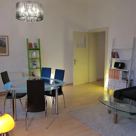 Lovely Flat Between Station & Porta Nigra Lägenhet