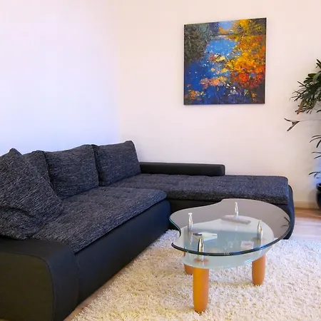 Lovely Flat Between Station & Porta Nigra *
